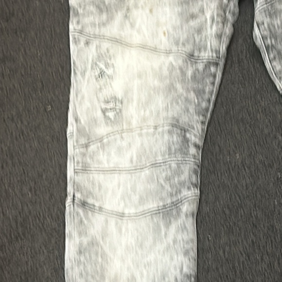 True religion men distressed jeans inseam 34.5” - Picture 3 of 13